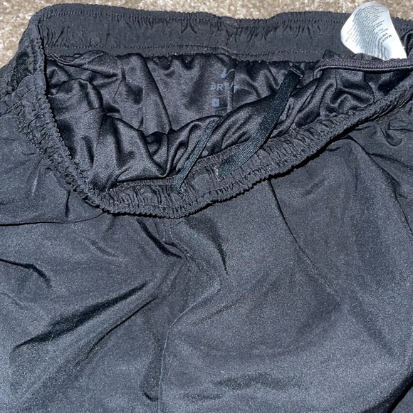 Black Nike shorts - Picture 2 of 2